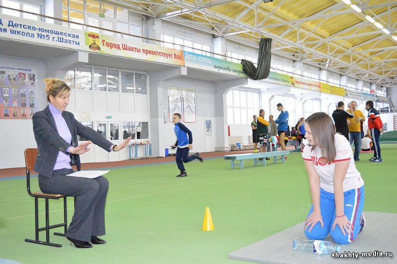 Спортивная школа 5 шахты. Легкоатлетический манеж Шахты.