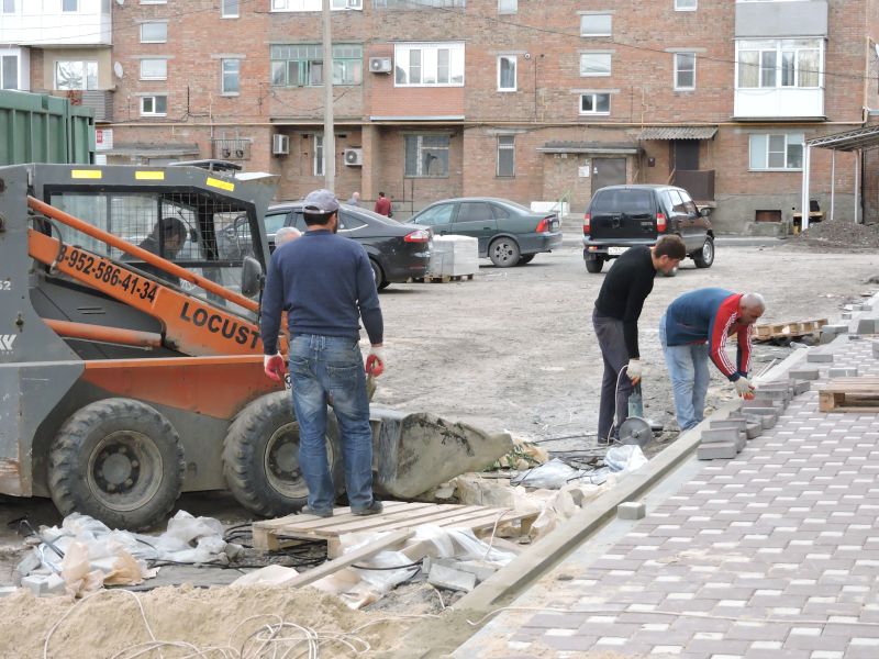 Работа г шахты. Городская среда в городе Шахты. Городская среда в городе Шахты на улице Ленина.