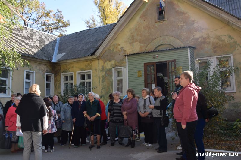 Поликлиника шахты. Поликлиника на Южной Шахты. Поселок Интернациональный Шахты. Посёлок Южный поликлиника. Поселок Шахты Южная Шахты.