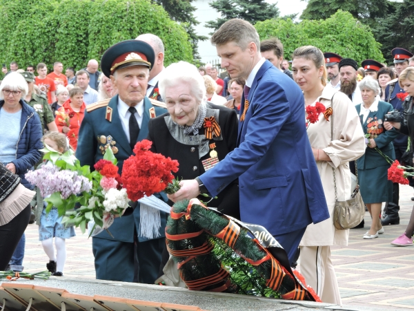 Празднование дня победы в семье. Празднование дня Победы на Украине 2010. Празднование дня Победы в Украине в 2011. Празднование дня Победы Черняховск. Празднование дня Победы в Зеленоградске.