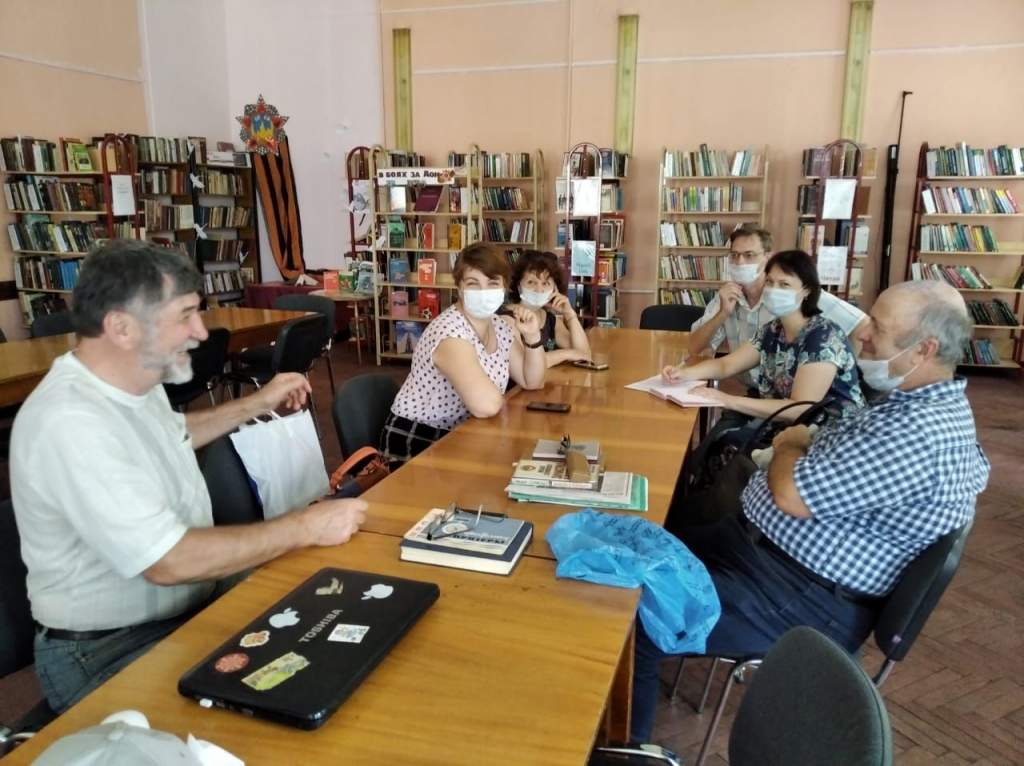 встреча краеведов. юнусов рауф адгамович. эдуард бахмисов в чувашии. встреча в музее. встреча краеведов.