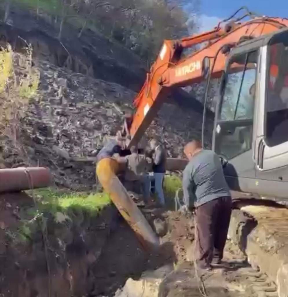 В г.Шахты ведутся работы по замене аварийного участка магистрального  трубопровода | 26.10.2022 | Шахты - БезФормата