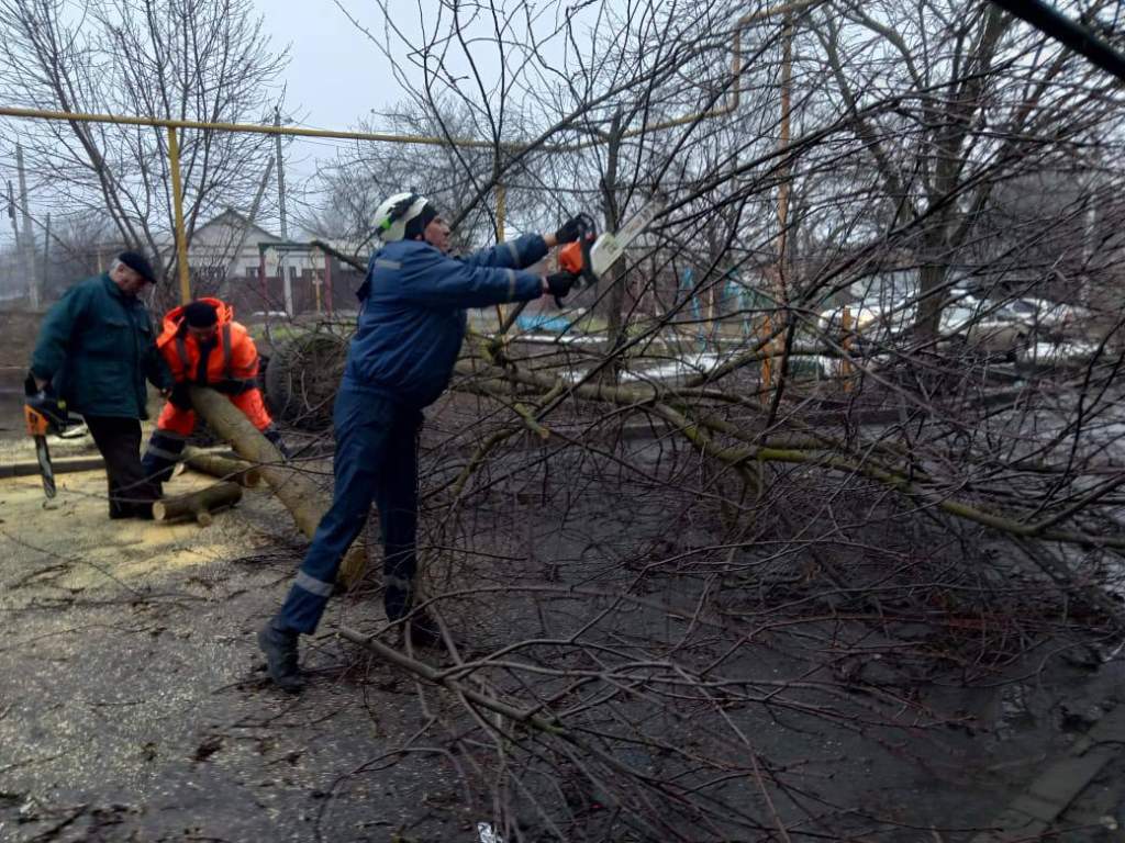 Продолжаются работы по восстановлению электроснабжения в городе Шахты |  Новости города Шахты - Шахтинские известия