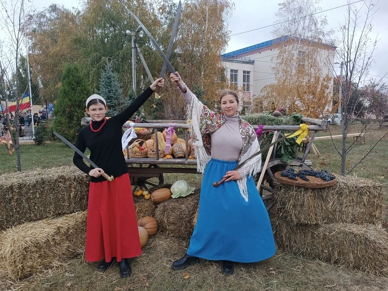 Валерия Плеханова и Ева Максименкова