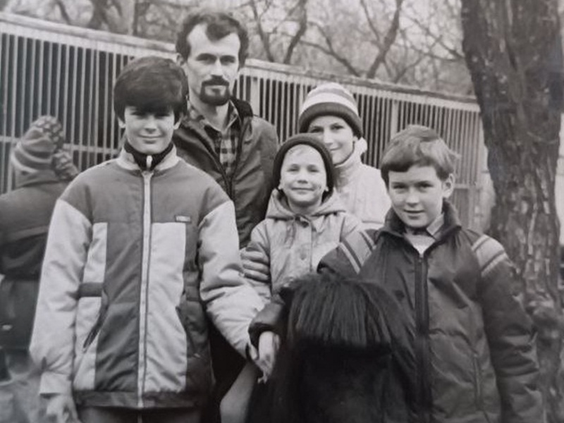 Илья с семьей в ростовском зоопарке, 1991 год